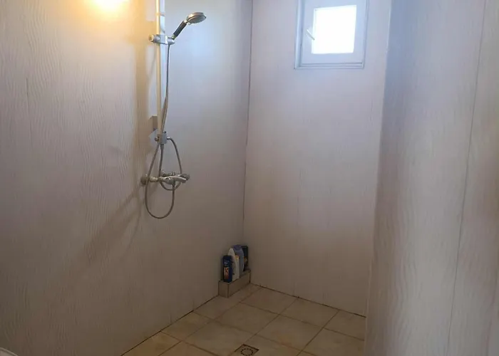 за настаняване بيت شباب